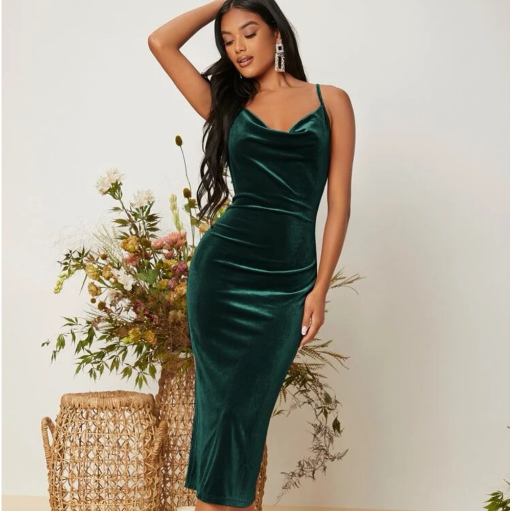 SHEIN Belle Draped Collar Velvet Bridesmaid Dress